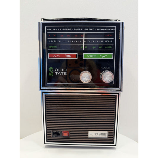 VINTAGE *PRISTINE* 1960's Petrasonic AM Sport Snake Brown Case Radio