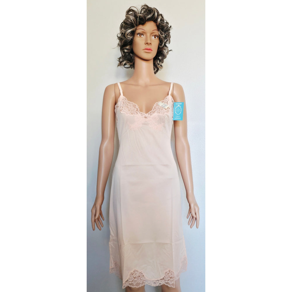 VINTAGE *NEW* 1960's Kayser Women's Light Peach with Lace Trim Long Slip Size S