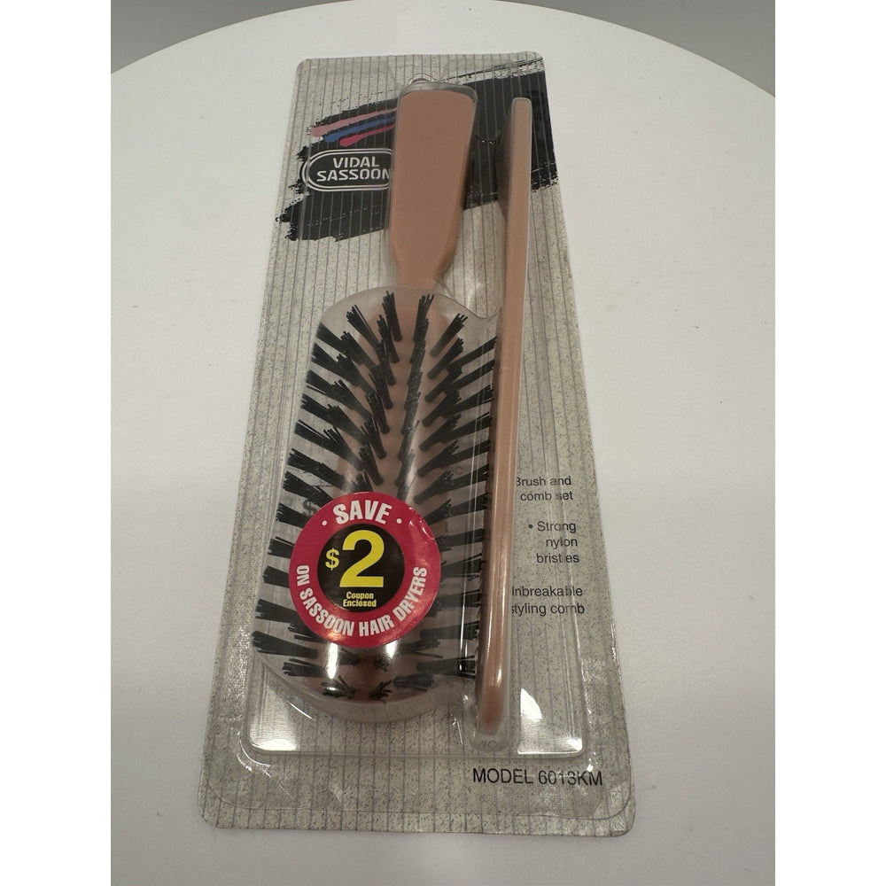 VINTAGE *NEW* 1992 Vidal Sassoon 6013KM Brush & Comb Set Pink