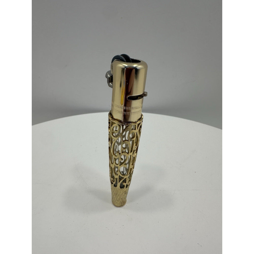VINTAGE *NEW* 1950's "Women's" Lighter with Ornate Design Japan Gold