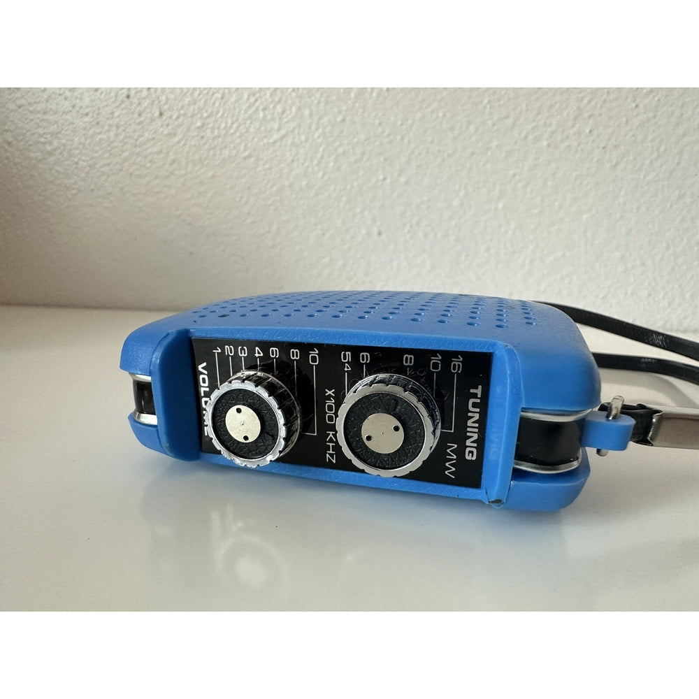 VINTAGE *NEW* 1970's Four Star FS-7 Solid State Radio in Blue
