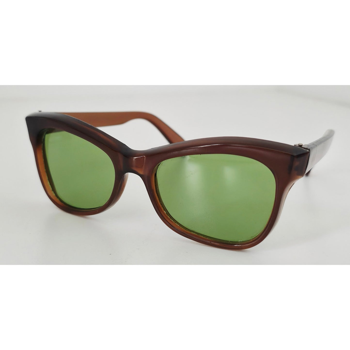 VINTAGE *NEW* 1970's Glam Unisex Sunglasses Brown Frame Green Lens