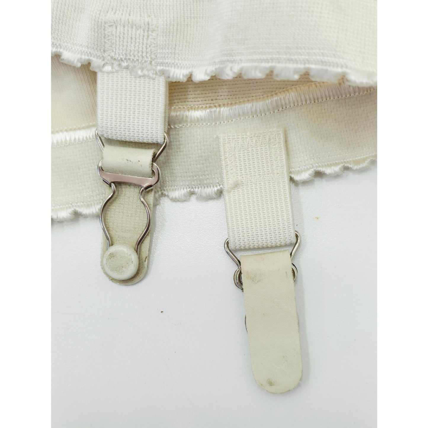 VINTAGE *NEW* 1960's Lewella Women's Cream Girdle with Garters Size S