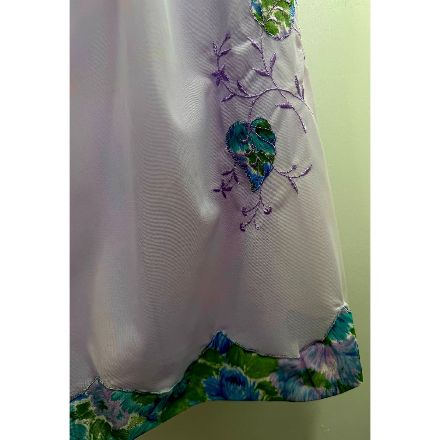 VINTAGE *NEW* 1960's Movie Star Women's Lt Purple Flowered Trim Slip Skirt Sz L