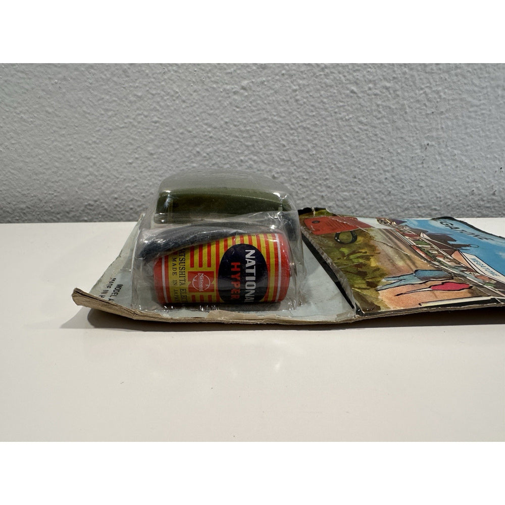 VINTAGE *NEW* ROBIN AIE-741 Green Solid State Micro Transistor Radio