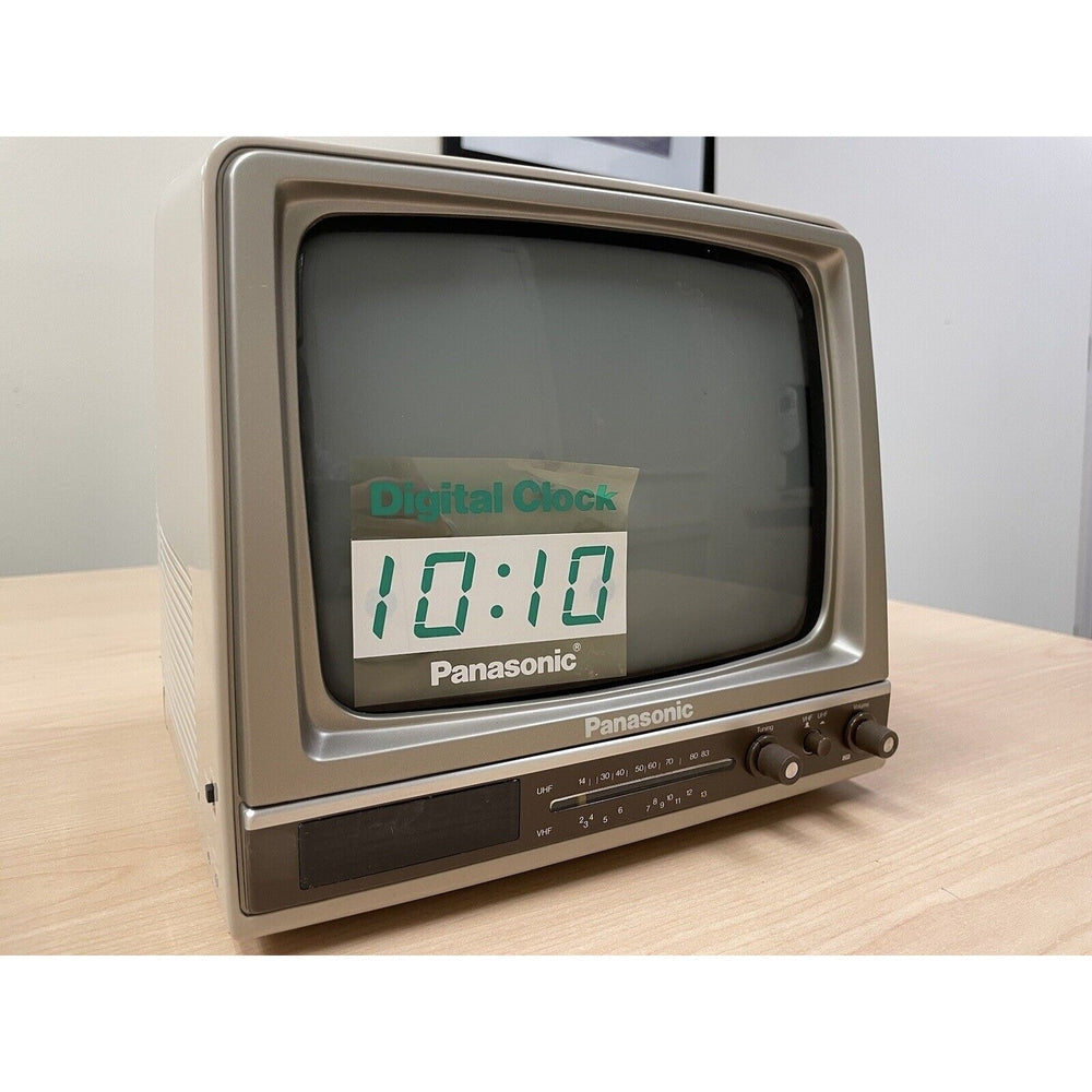 VINTAGE *NEW* 1970's Panasonic TR-9000T 9" Black and White Portable TV