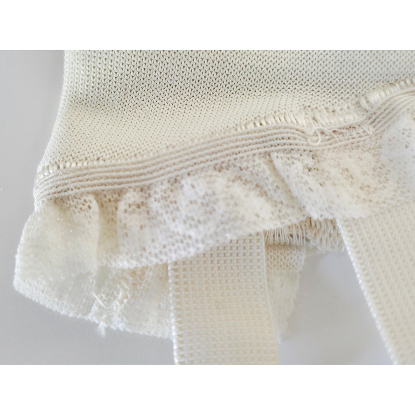 VINTAGE *NEW* 1960's Empire Foundation Women's Cream Girdle w/Garter Size 24 (S)