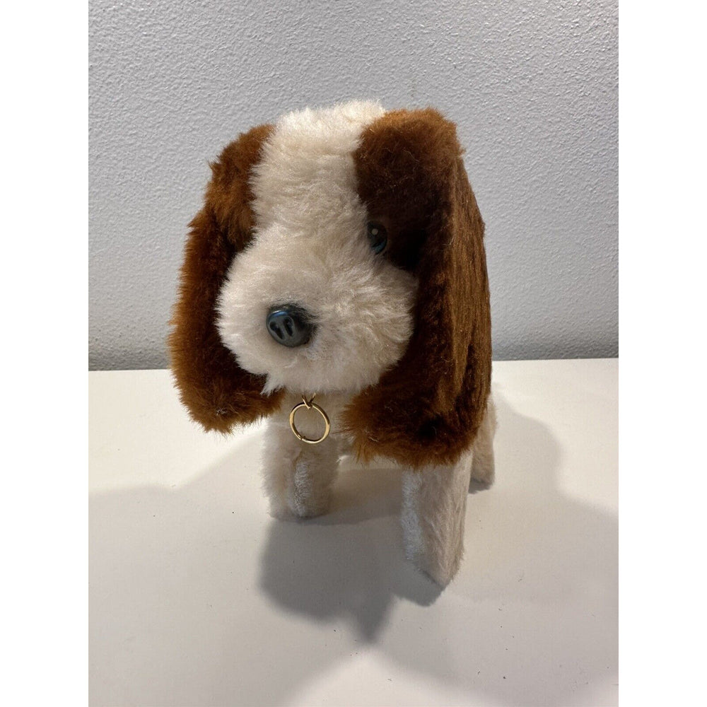 VINTAGE *NEW* 1970's Lovely Dog Walking Barking White Collared Dog