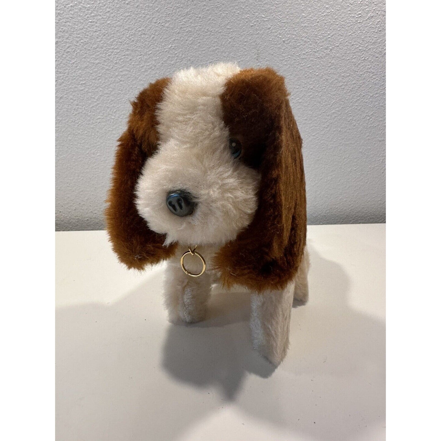 VINTAGE *NEW* 1970's Lovely Dog Walking Barking White Collared Dog