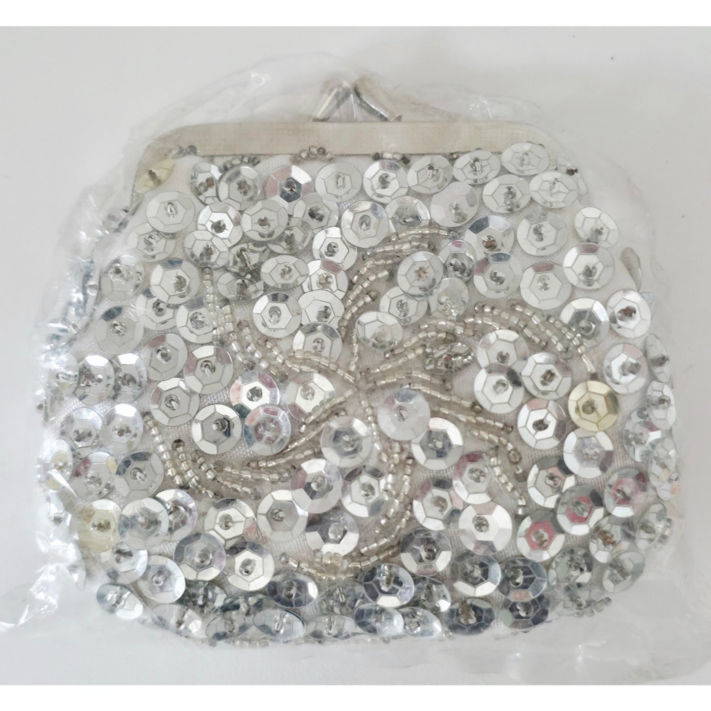 VINTAGE *NEW* 1960's Small Silver Change Purse with Pearl Design Never Opened