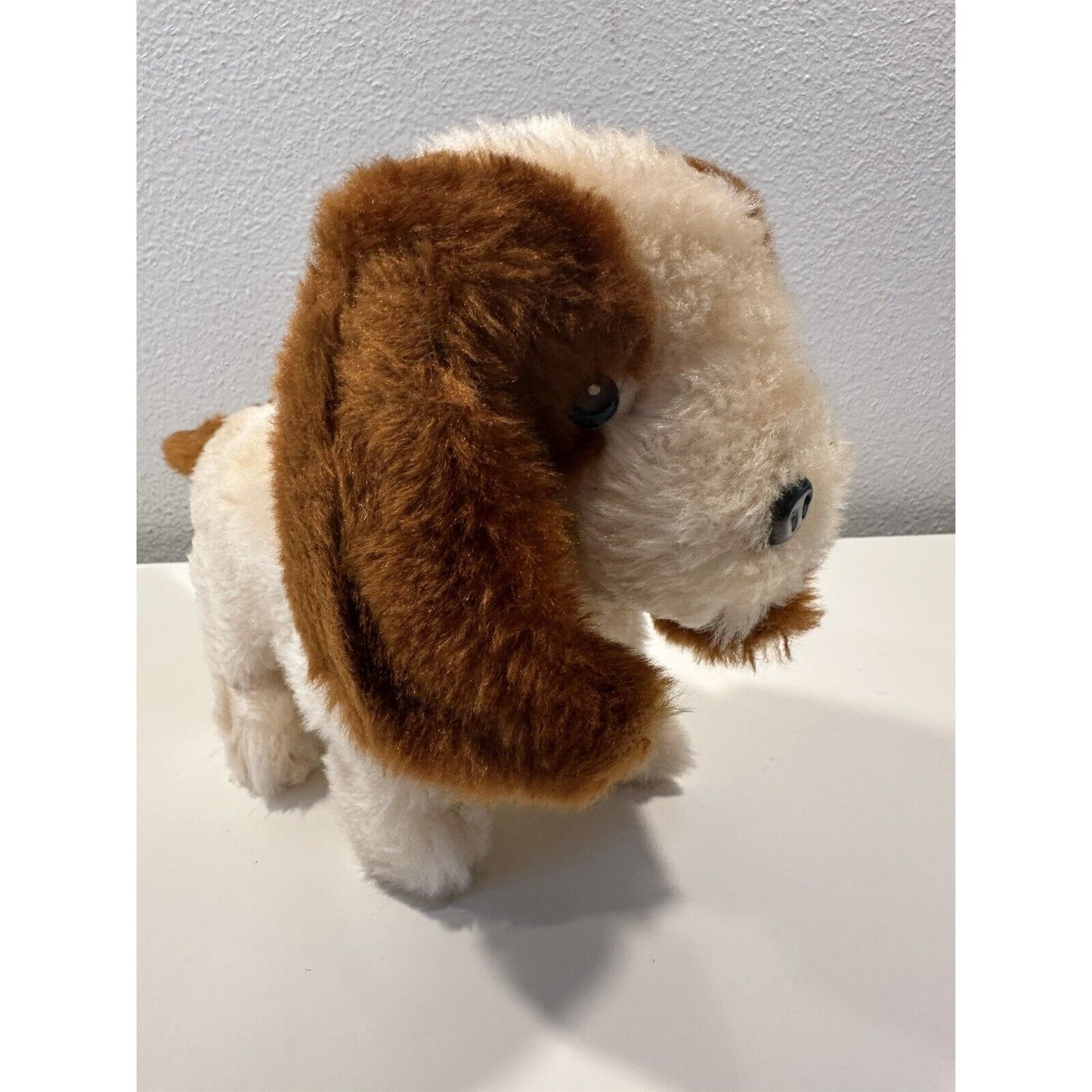 VINTAGE *NEW* 1970's Lovely Dog Walking Barking White Collared Dog