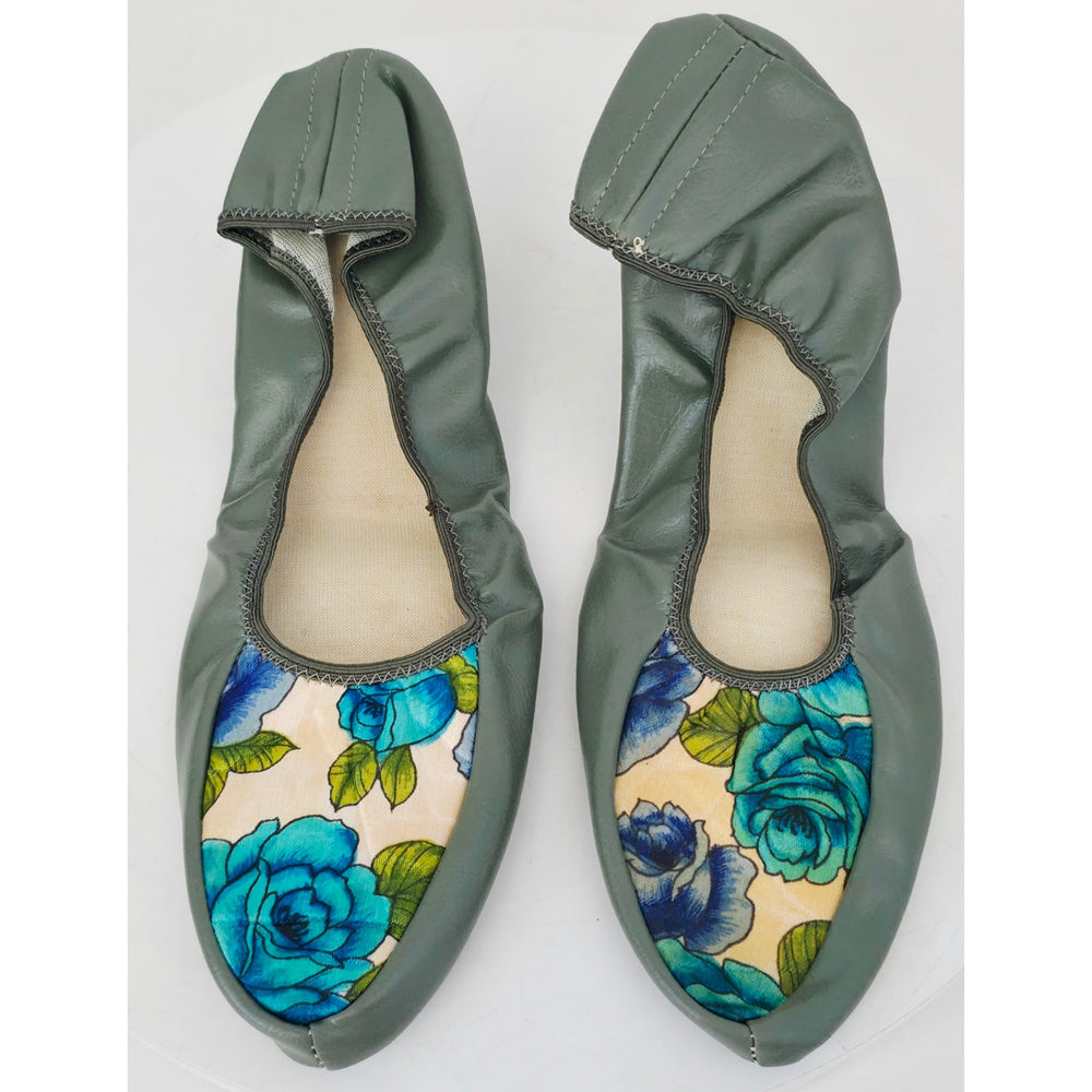 VINTAGE *NEW* 1950's Japanese Blue Rose Floral Folding Shoes with Original Matching Carrying Case