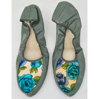 VINTAGE *NEW* 1950's Japanese Blue Rose Floral Folding Shoes with Original Matching Carrying Case