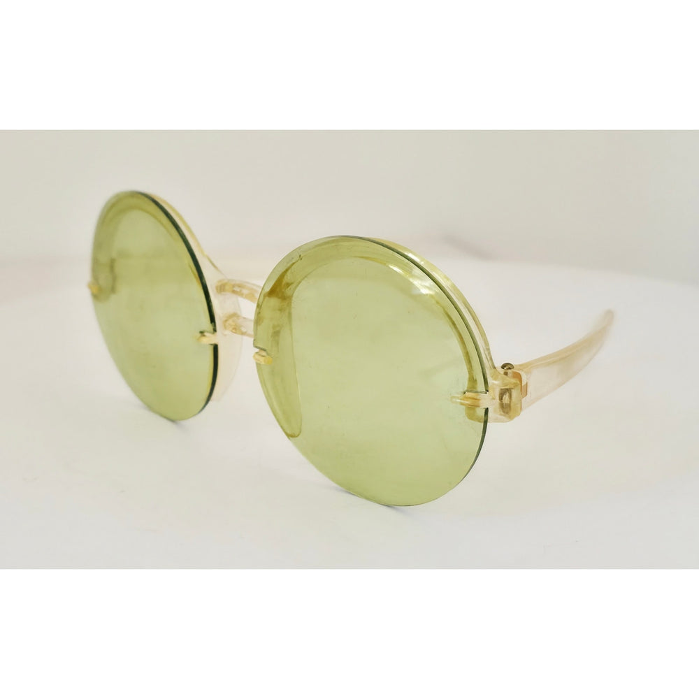 VINTAGE *PRISTINE* 1970's Glam Unisex Sunglasses Light Yellow Frame and Lens