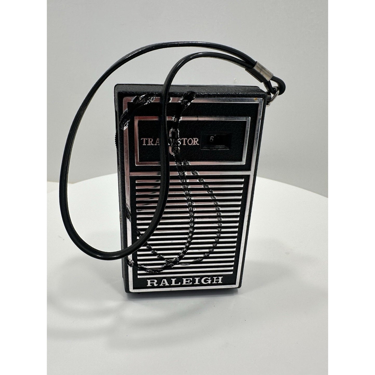 VINTAGE *NEW* 1960's MELTED Raleigh 10 Model#1008 Transistor Radio/High Sensitivity