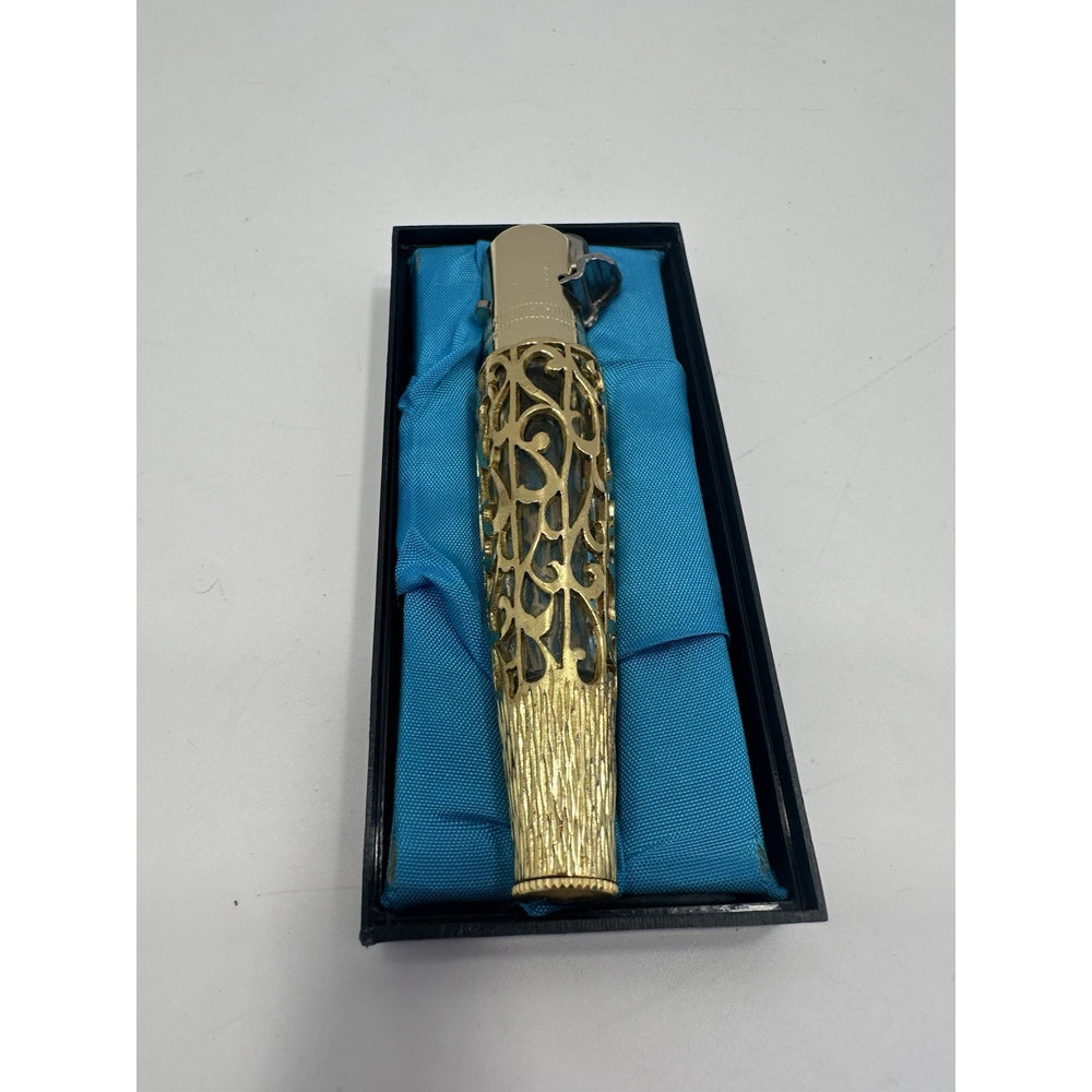 VINTAGE *NEW* 1950's "Women's" Lighter with Ornate Design Japan Gold