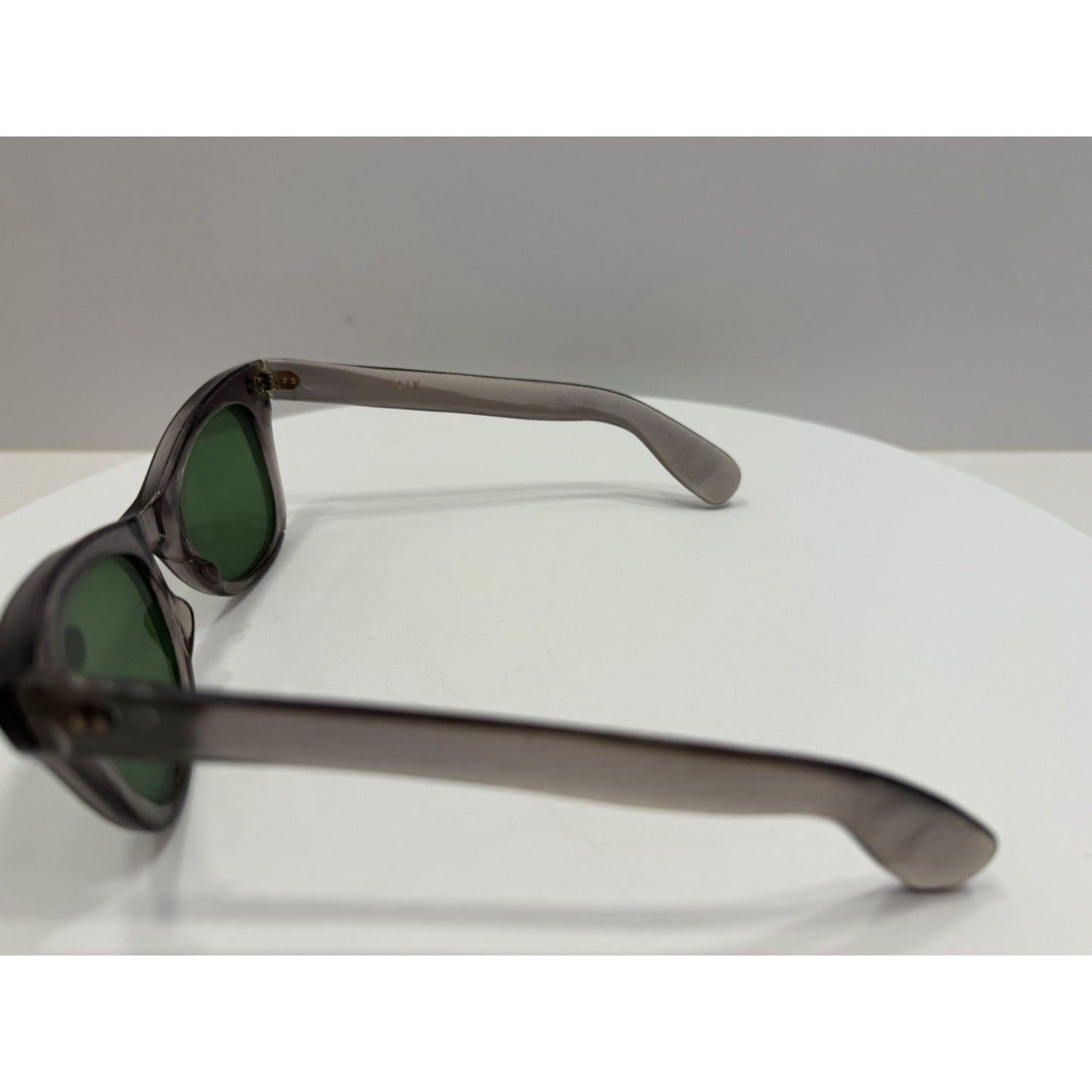 VINTAGE *NEW* 1960's Glam Unisex Sunglasses Gray Rnd Frame/Green Lens ITALY