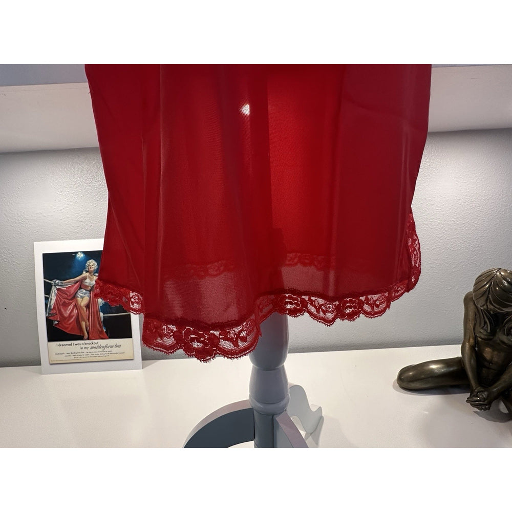VINTAGE *NEW* 1960's Kayser Slip Real Red Size 36 100% Nylon w/ Lace Trim