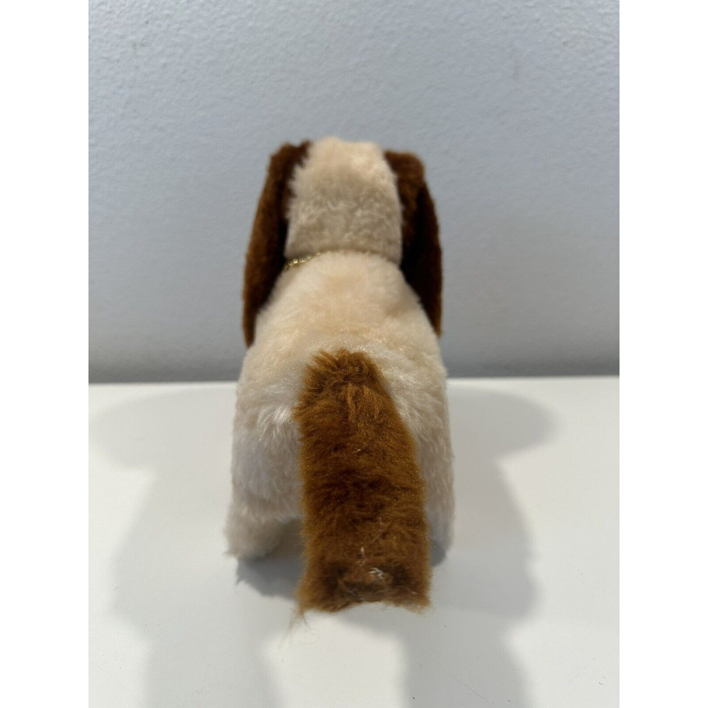 VINTAGE *NEW* 1970's Lovely Dog Walking Barking White Collared Dog