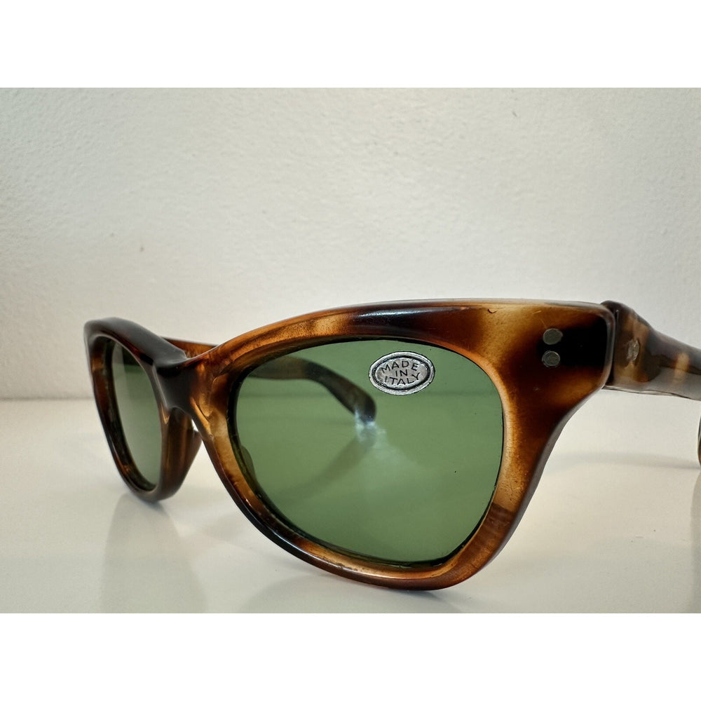 VINTAGE *NEW* 1970's Glam Unisex Sunglasses Tortoise Frame with Gray Lens Italy