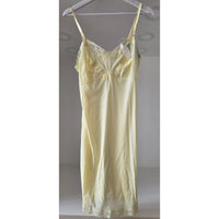 VINTAGE *NEW* 1960's Kayser Light Yellow Slip White Lace Trim 100% Nylon Size 36