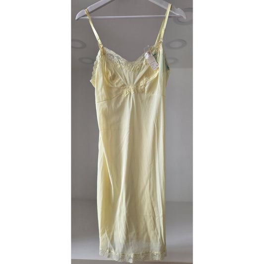 VINTAGE *NEW* 1960's Kayser Light Yellow Slip White Lace Trim 100% Nylon Size 36