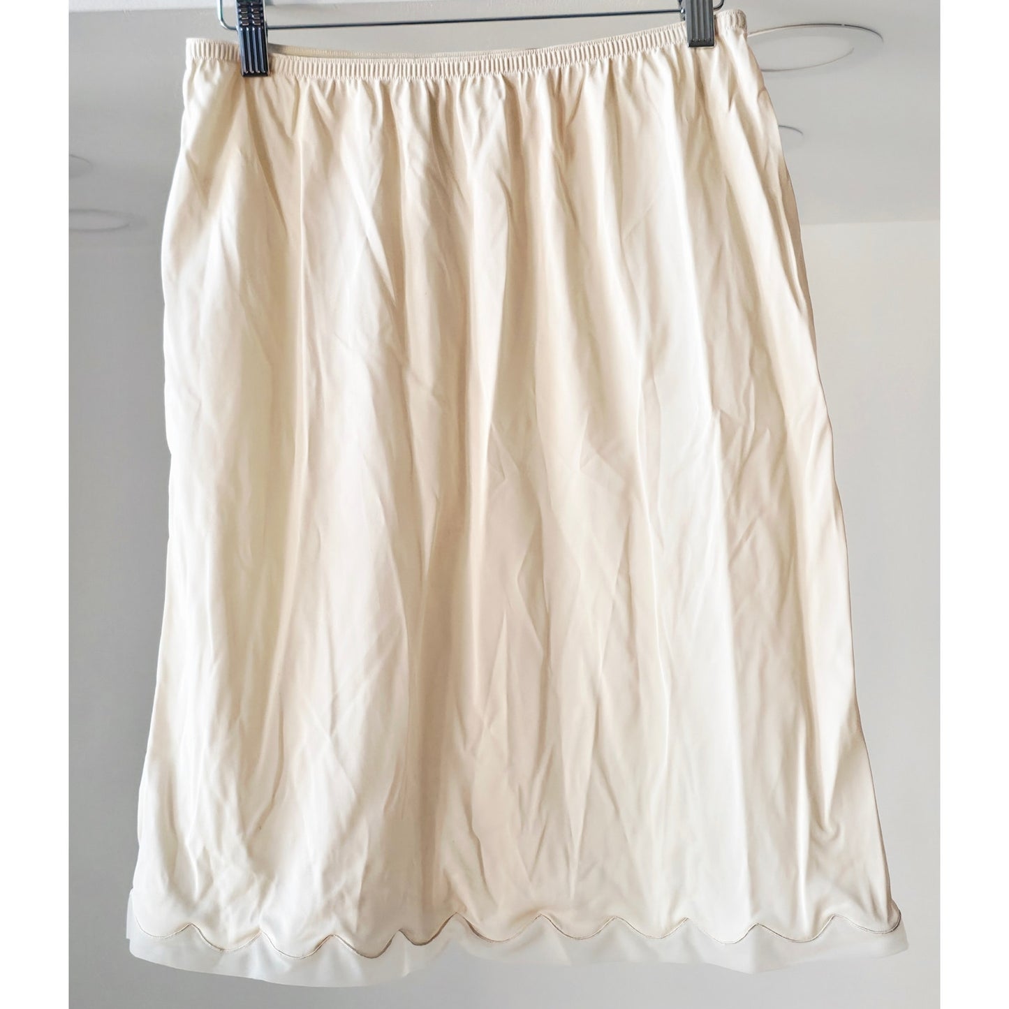 VINTAGE *NEW* 1960's Kayser Women's Cream Scalloped Half Slip Size L