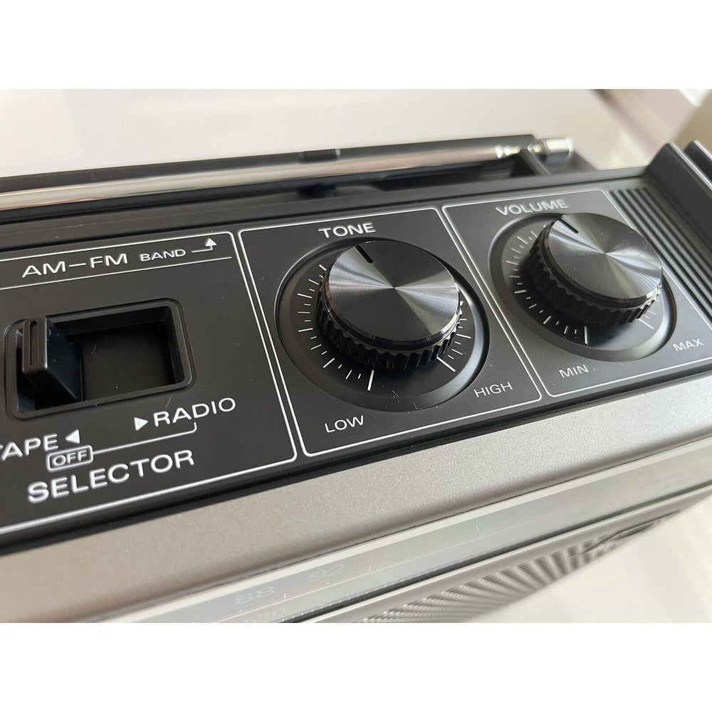 VINTAGE *NEW* Sanyo M2562 am/fm Portable Tape Recorder Boom Box