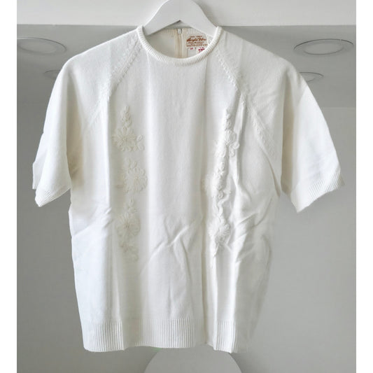 VINTAGE *NEW* 1960's Women's White Sweater with Flower Design & Back Zipper Size 40