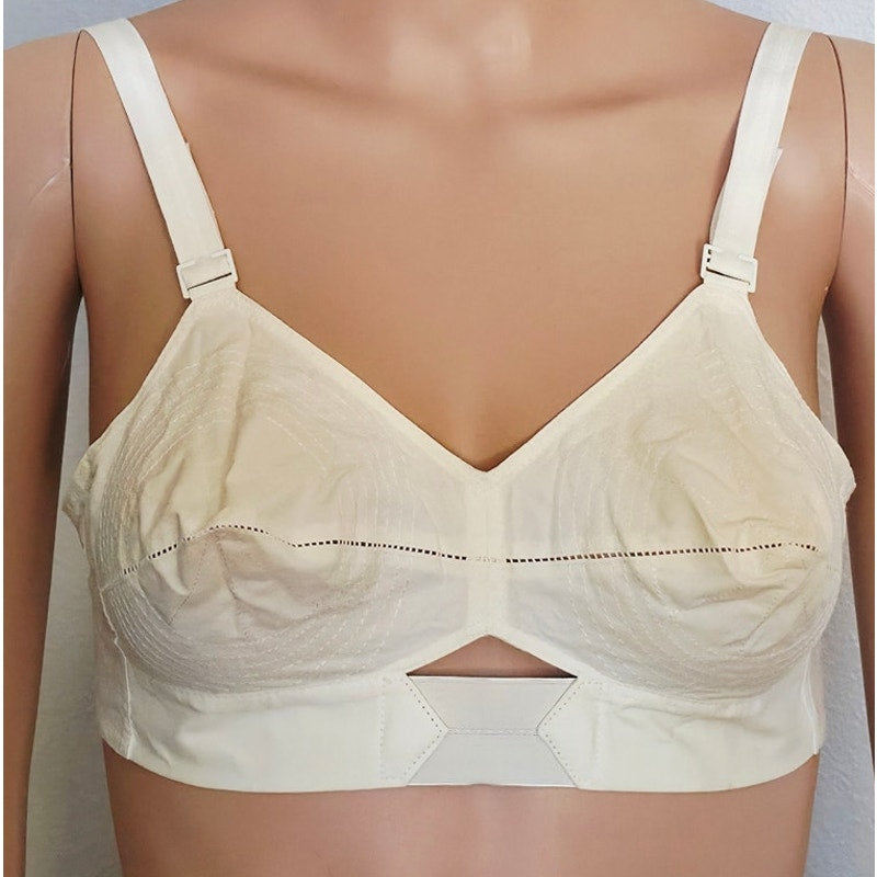 VINTAGE *NEW* 1970's Maidenform Women's Cream Bullet Bra 38A USA