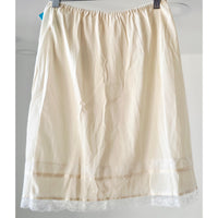 VINTAGE *NEW* 1960's Kayser Women's Cream with Lace Trim Half Slip Size M