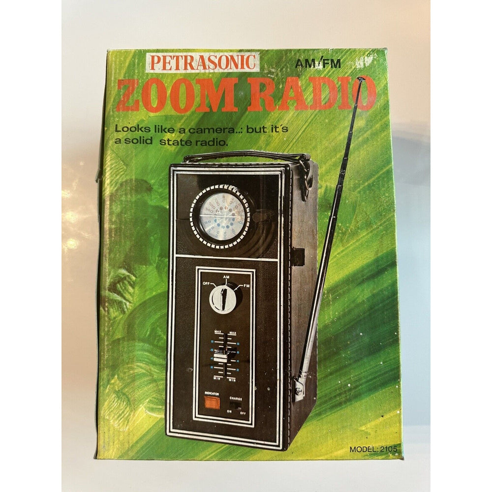 VINTAGE *NEW* 1960's Petrasonic Zoom Radio AM/FM Camera-like Brown Radio