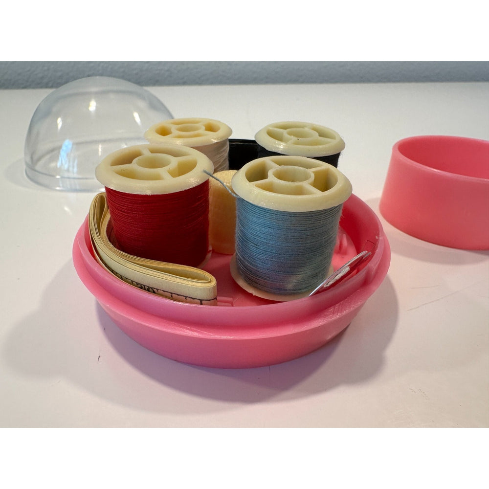 VINTAGE *NEW* Travel/Mini Ball Mirror Sewing Kit 4 X Thread Rolls + Supplies Pnk