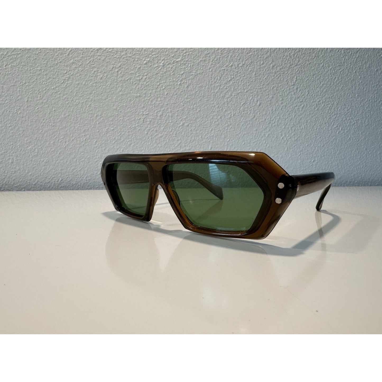 VINTAGE *NEW* 1970's Glam Unisex Sunglasses Brown Hex Frame MINT