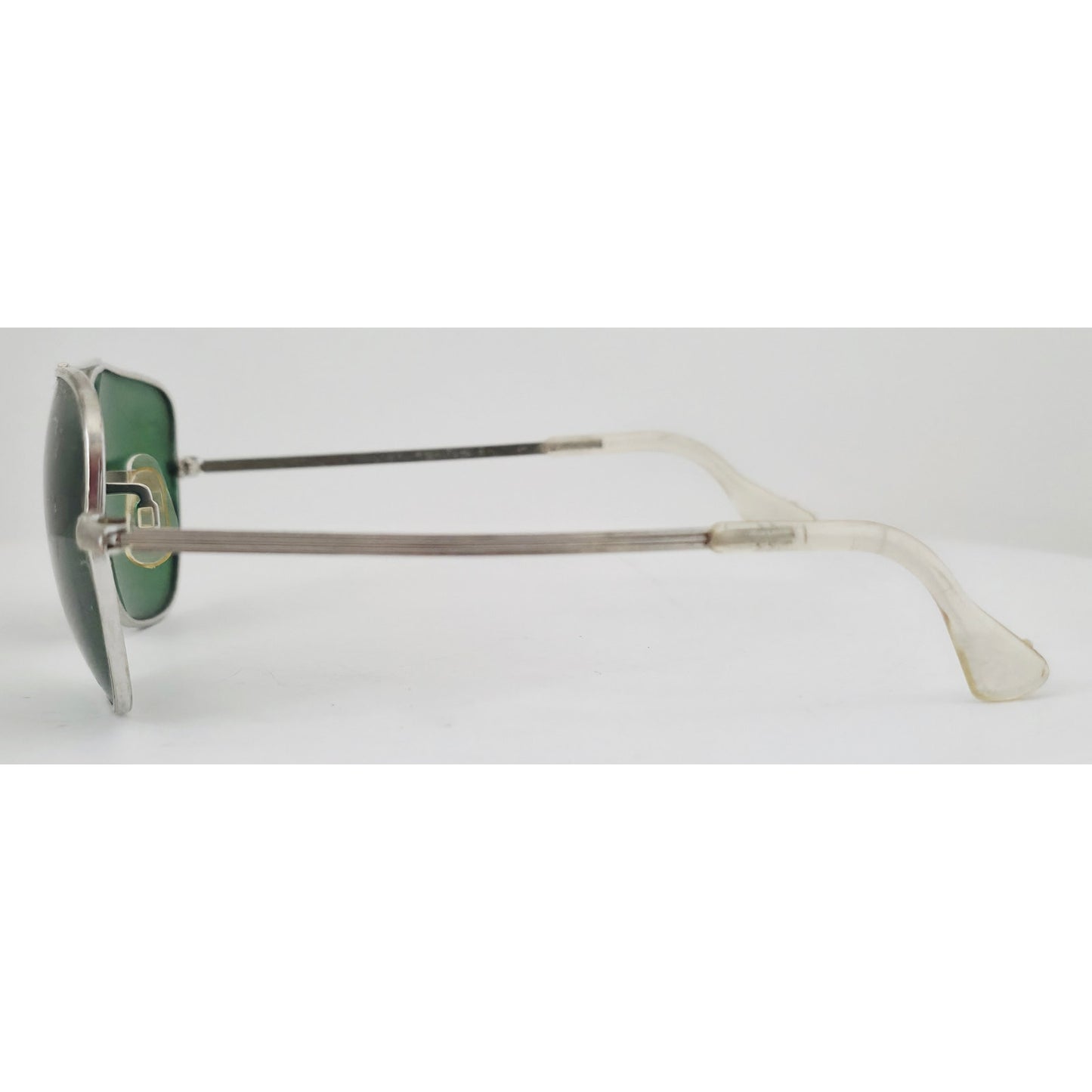 VINTAGE *NEW* 1970's Glam Unisex Silver Frame with Green Lens Sunglasses