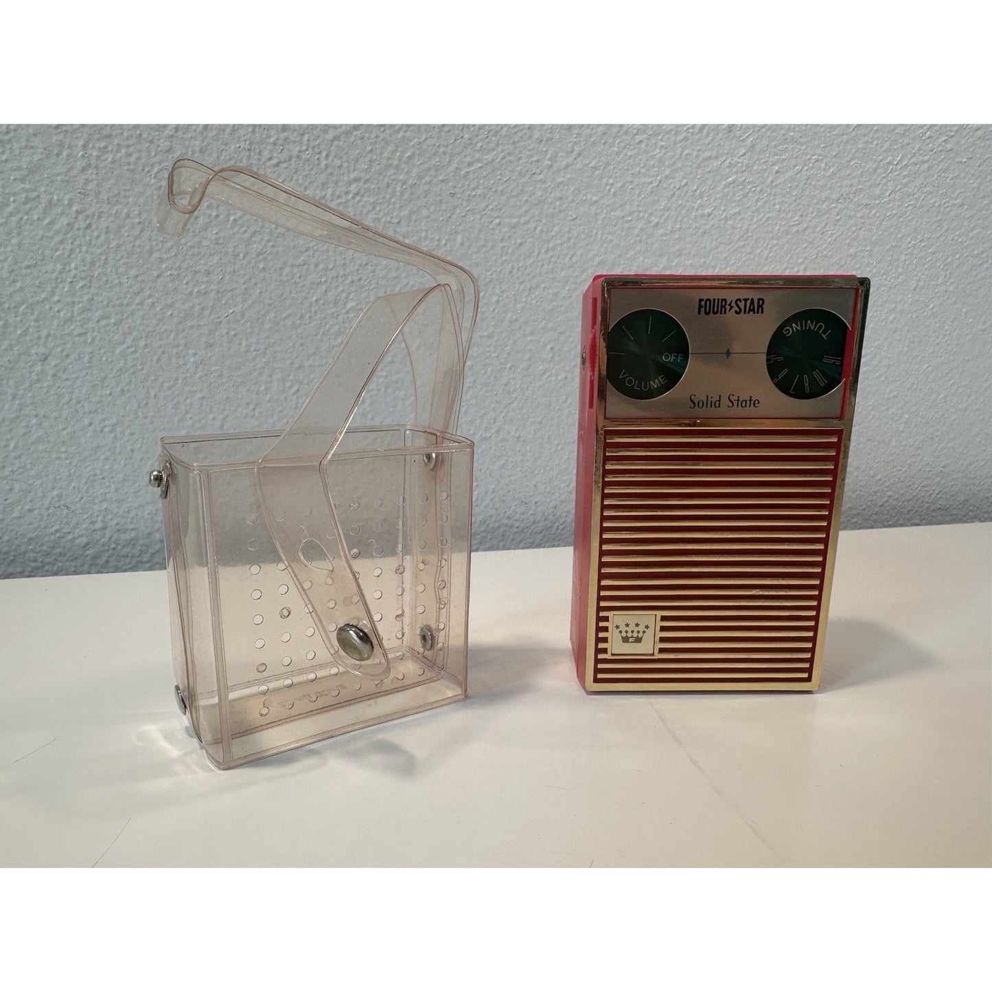 VINTAGE *NEW* 1970's Four Star FS-701 Solid State Radio in Red w/ Clear Case