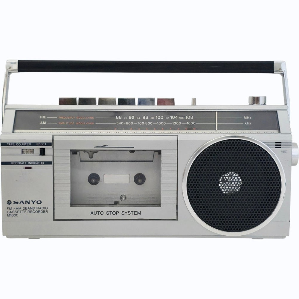 VINTAGE *PRISTINE* 1980's Sanyo M1600 Mini Cassette Tape AM/FM Boombox