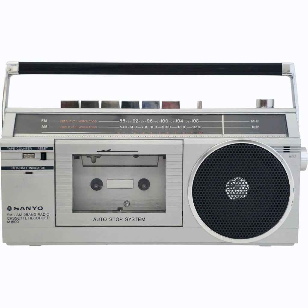 VINTAGE *PRISTINE* 1980's Sanyo M1600 Mini Cassette Tape AM/FM Boombox