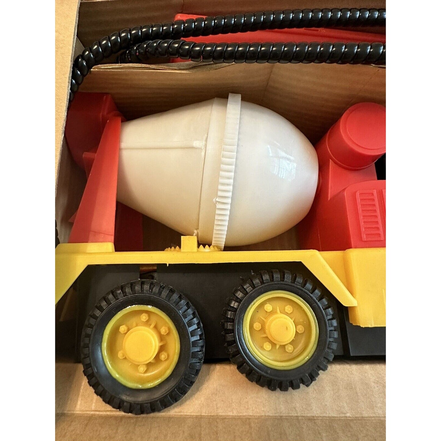 VINTAGE *NEW*  HERCULES #5171 Cement Mixer Toy Truck
