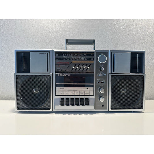 VINTAGE *PRISTINE* 1980's Sanyo M9835K Stereo Radio Cassette Recorder Boombox