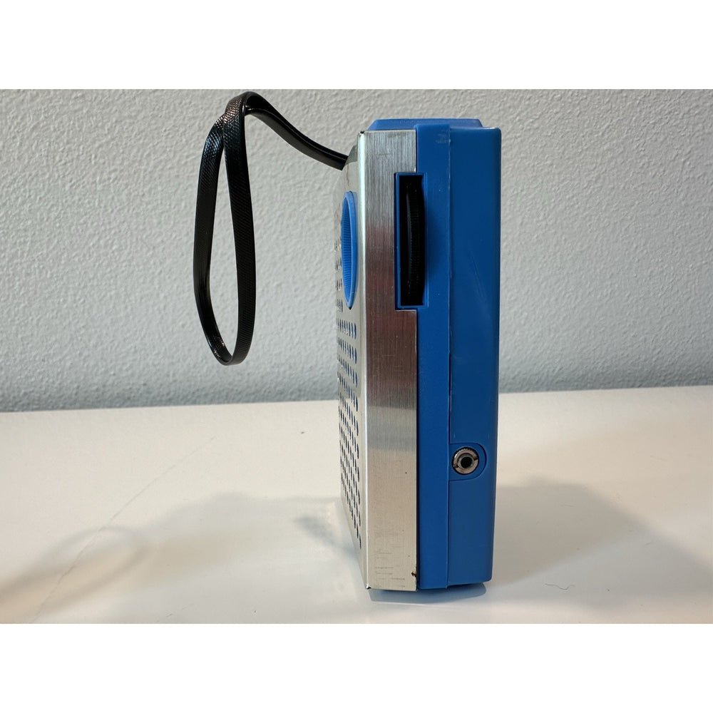 VINTAGE *NEW* Seiko GL-373 Blue Solid State Pocket Transistor Radio