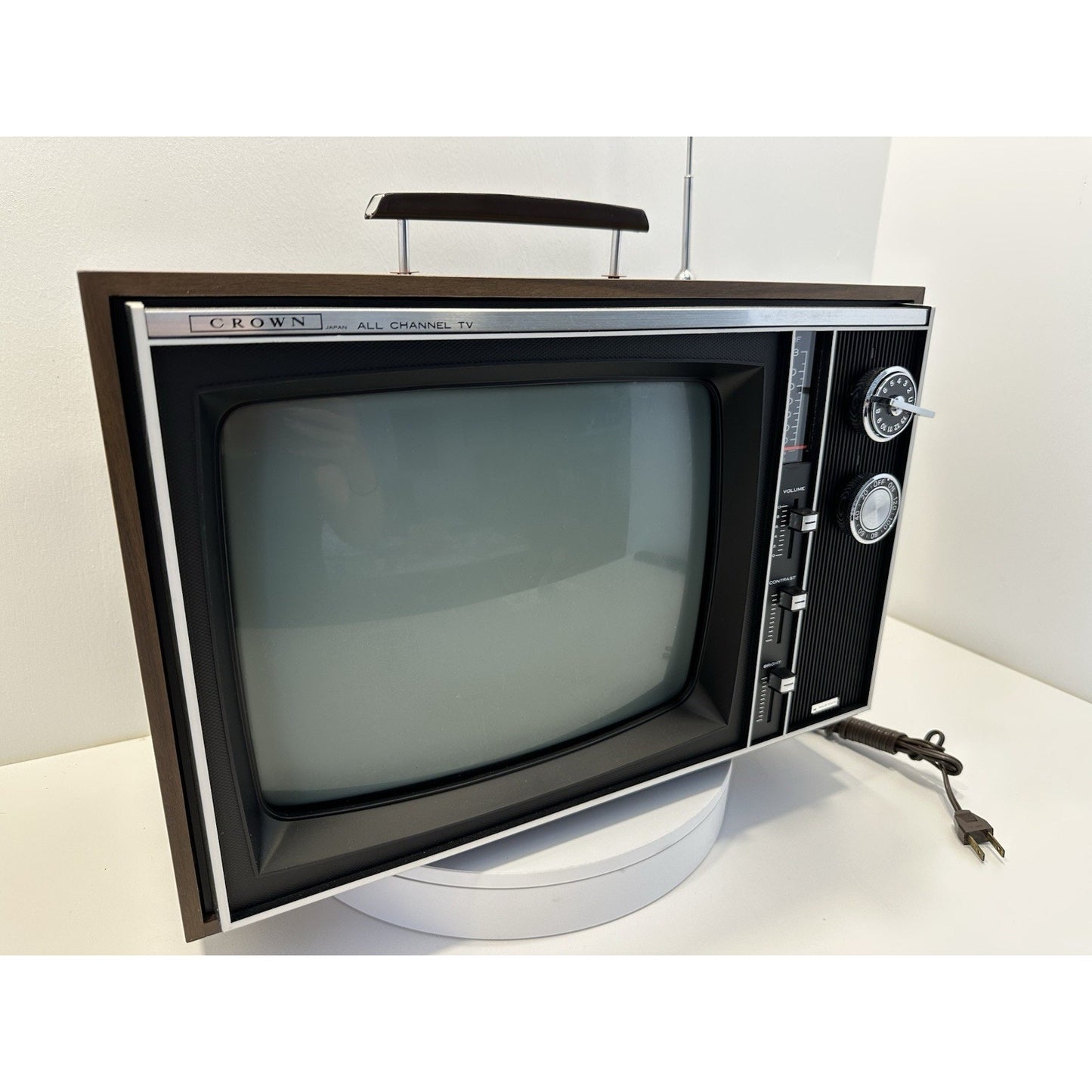 VINTAGE *PRISTINE* 1970's Crown #14TV-401 Television Japan