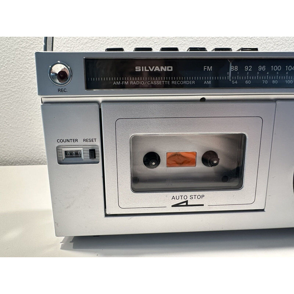 VINTAGE *NEW* Silvano KCM-2505 am/fm Mini Radio Cassette Player