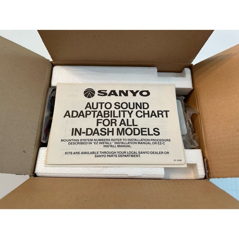 VINTAGE *NEW* Sanyo FT-C45 Indash Mini AM/FM Cassette Car Stereo 44mm chas Japan
