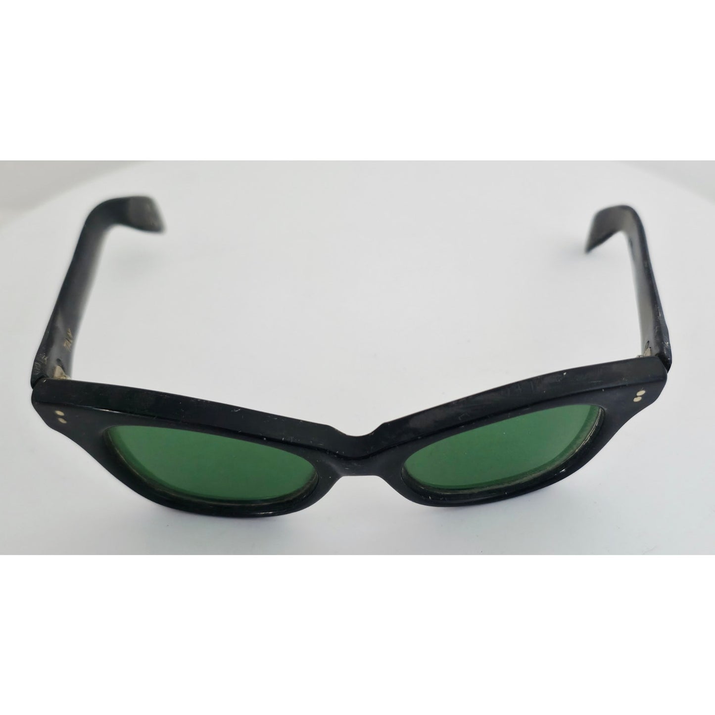 VINTAGE *NEW* 1970's Glam Unisex Sunglasses Black Oval Frame with Green Lens