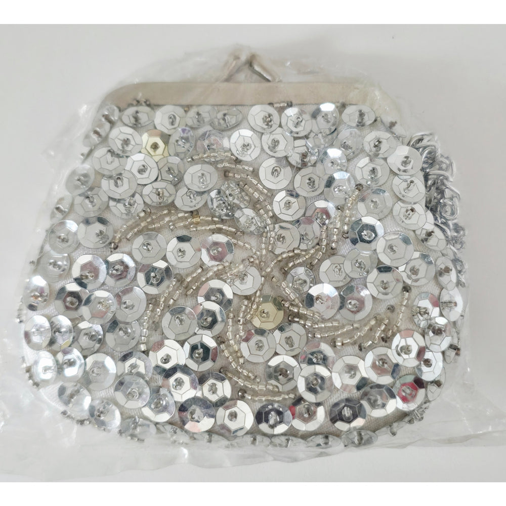 VINTAGE *NEW* 1960's Small Silver Change Purse with Pearl Design Never Opened