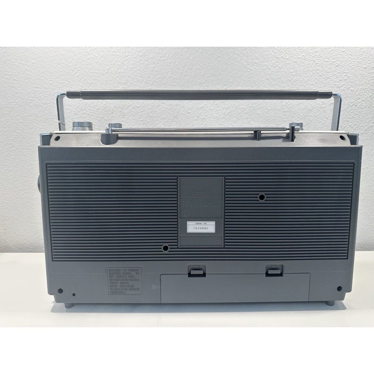 VINTAGE *NEW* 1980's Sanyo Boombox M9924 am/fm Cassette Boombox Ghettoblaster