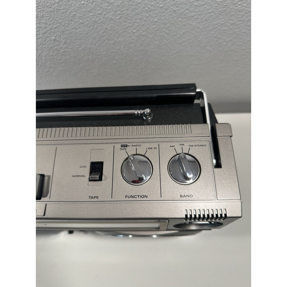 Needs Lovin' - VINTAGE 1980's Hitachi TRK-8020H AM/FM Cassette Stereo Boombox 4 Speaker