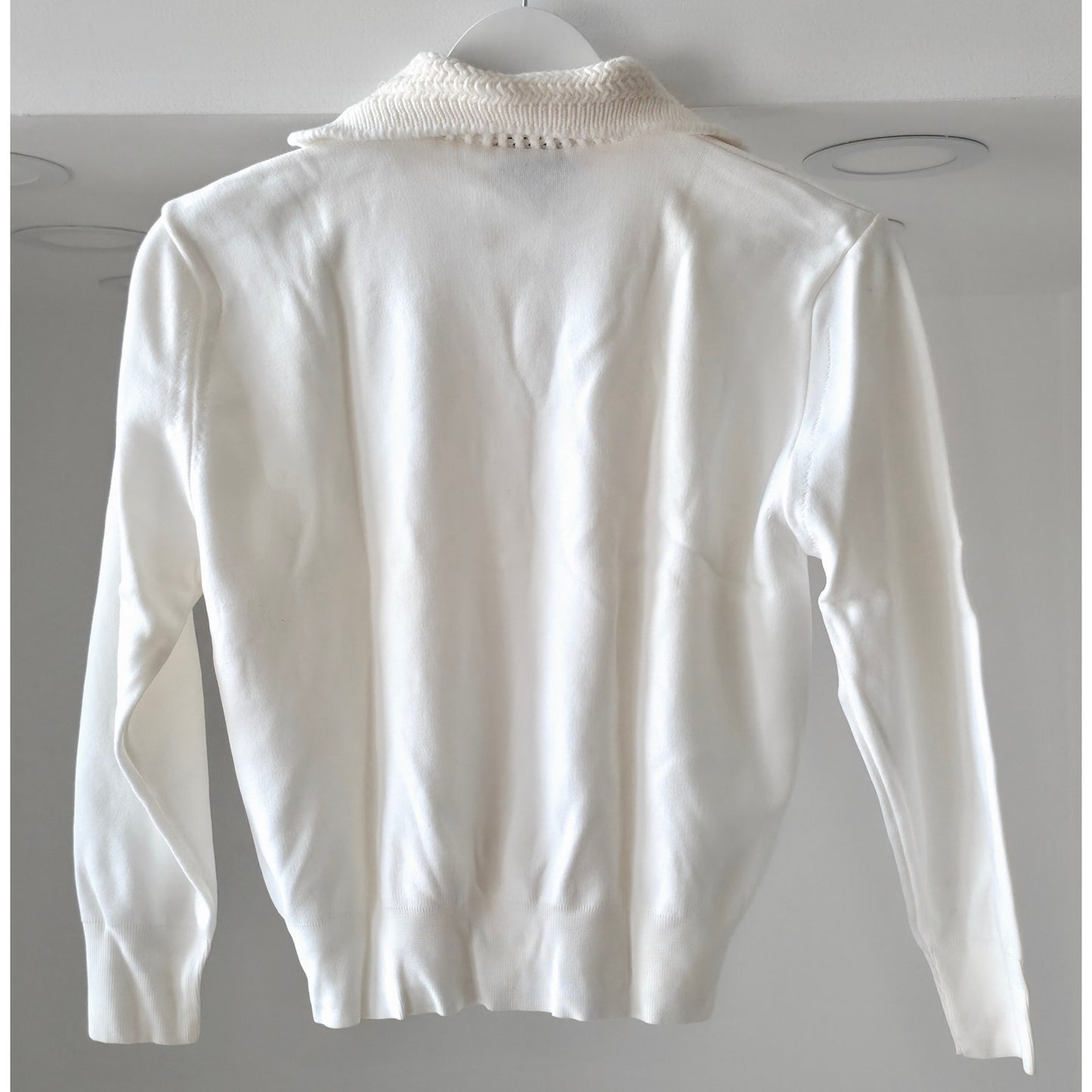 VINTAGE *NEW* 1960's Women's White V-Kneck Button Down Sweater Made in USA Sz 40