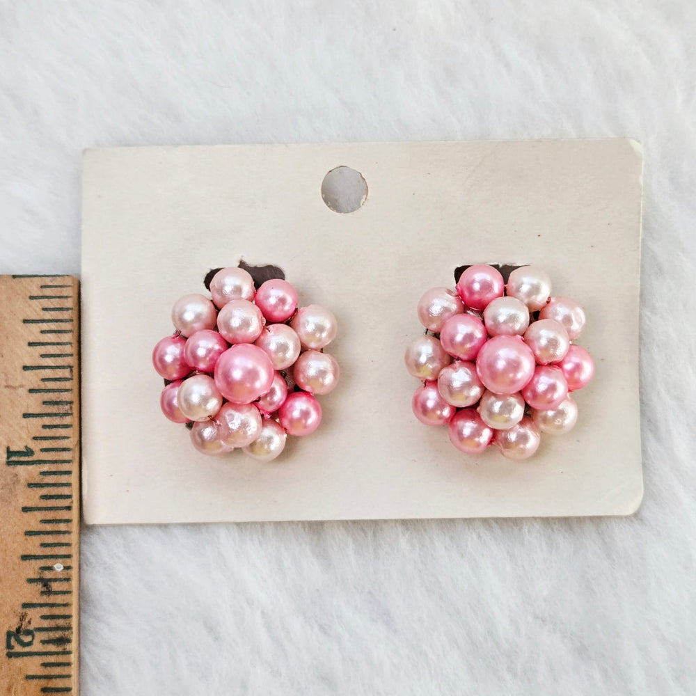VINTAGE *NEW* 1950's Pink Faux Pearl Cluster Clip-On Earrings On Card 1.2" Hong Kong